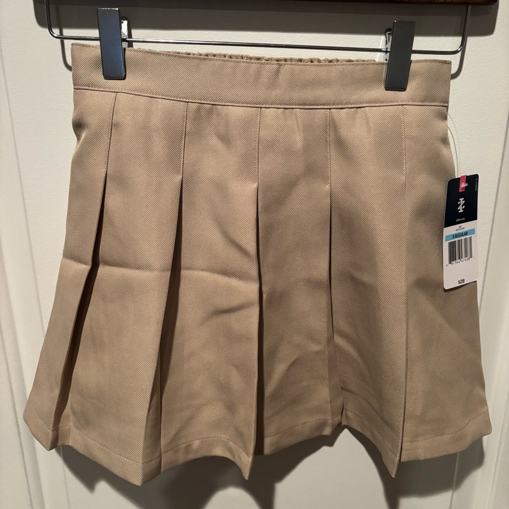 NWT Izod Girls Tan Pleated Skirt